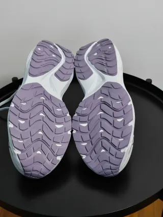Sapatilhas Puma Roxo e Branco