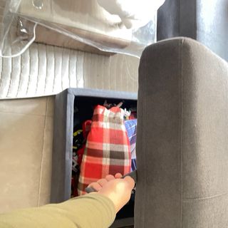 Sofá cama gris con canapé h misa