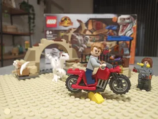 LEGO 76945 Jurassic World Atrociraptor