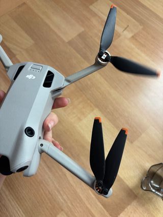 Dron DJI Mini 4 Pro + pack vuela más