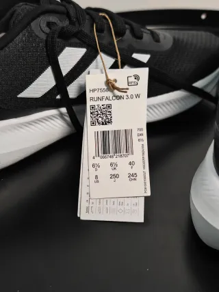 Sapatilhas Adidas Pretas e Brancas