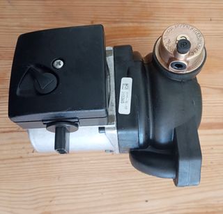 BOMBA CALDERA GRUNDFOS UPS015 50 A0/BX NOVANOX 24