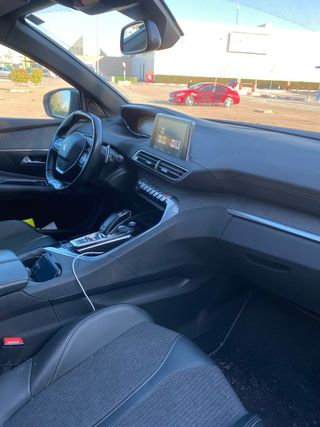 Peugeot 3008 2019 GTLINE 130cv