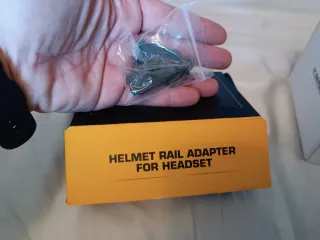 Casco balístico con protección auditiva