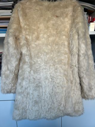 Abrigo pelo sintético beige