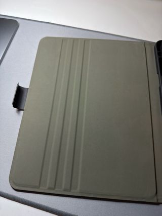 Cover Cygnett iPad con 11 pollici Slimline Grigio