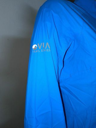 Chaqueta Montane VIA Featherlite Trail Mujer