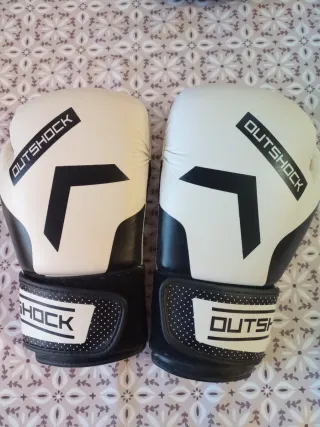 Guantes de Boxeo 8 OZ OUTSHOCK