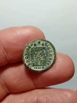 Moneda romana Follis Constantino I