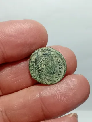 Moneda romana Follis Constantino I