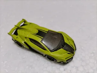 Lamborghini Veneno hotwheels no Bburago