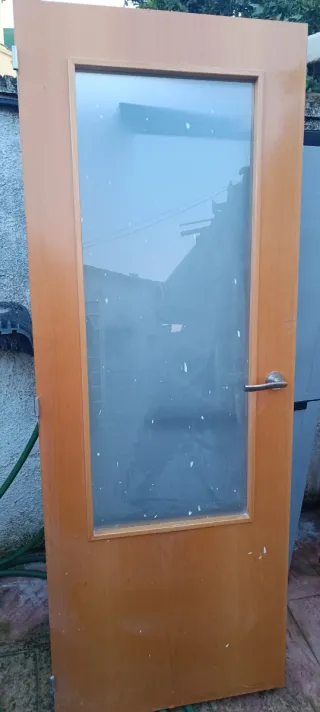 Puerta de interior maciza con cristal