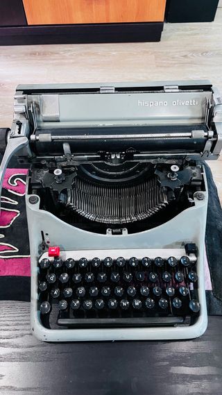 Máquina de escribir Olivetti Lexicon 80