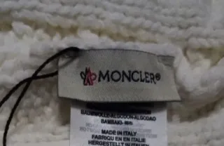 Cappello Moncler Bianco con Pompon