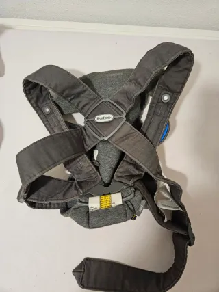 Mochila Portabebés BabyBjörn Mini Gris