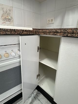 Cocina completa en buen estado –Muebles+ encimera