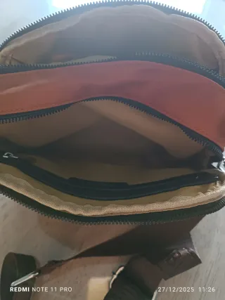 Bolso de neopreno beige y marrón