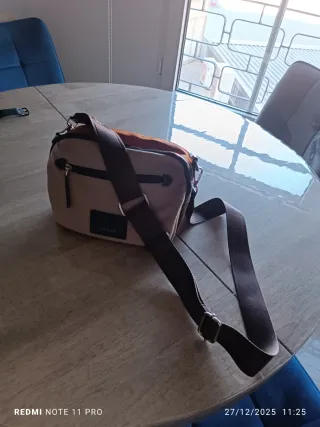 Bolso de neopreno beige y marrón