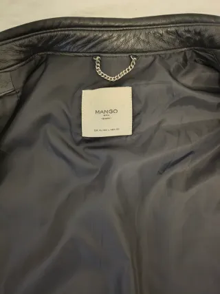 Chaqueta de piel negra