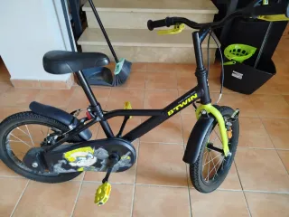 Bicicleta infantil B'TWIN negra y verde