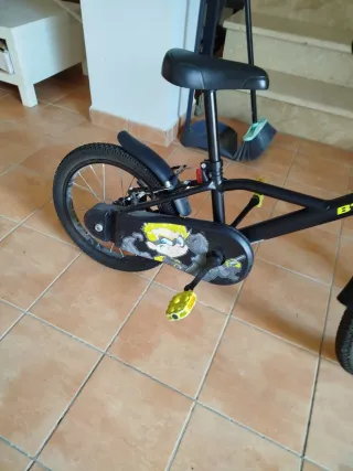 Bicicleta infantil B'TWIN negra y verde