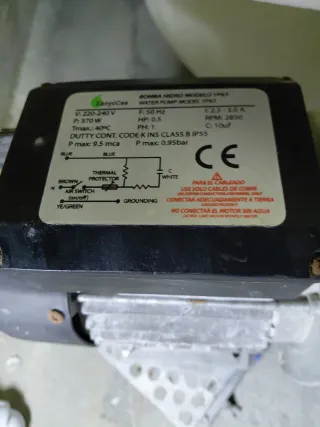 Jacuzzi bianco in acrilico