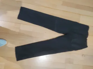 Pantalón Massimo Dutti negro engomado