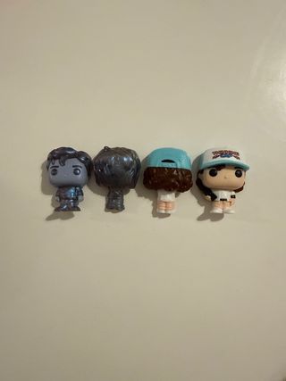 Funko Pop Dustin y Steve del reves Kinder Sorpresa