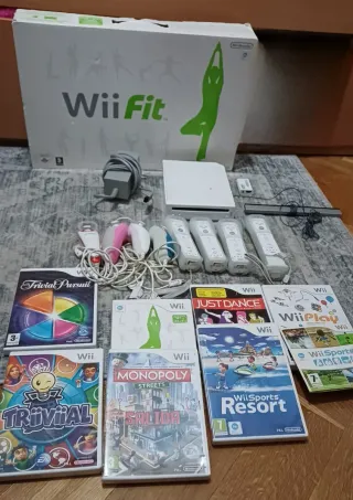 Nintendo Wii con 4 controller e giochi