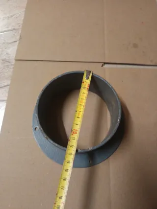 Manguito corona metal pared