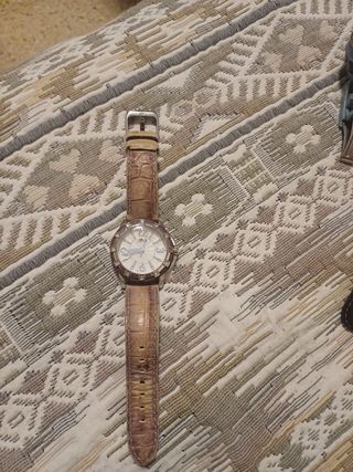 Reloj Guess Marrón y Plateado