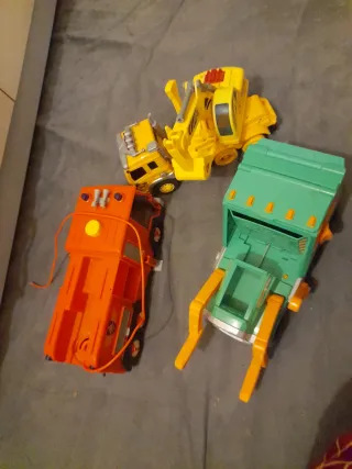 Lote de 3 camiones de juguete