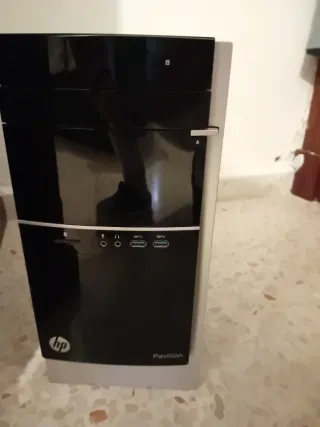 Pantalla Samsung Negra + 2 Torres