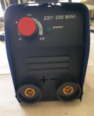 Soldadora Inverter ARC ZX7-250 Mini