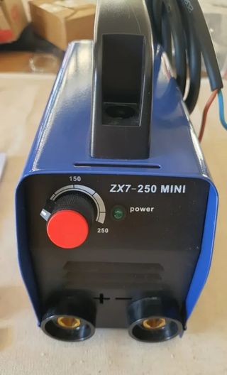 Soldadora Inverter ARC ZX7-250 Mini