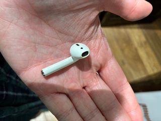 Airpods 2da Gen (Derecho no funciona)