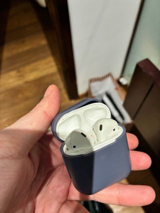 Airpods 2da Gen (Derecho no funciona)
