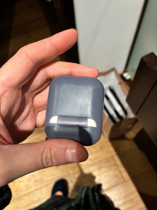 Airpods 2da Gen (Derecho no funciona)