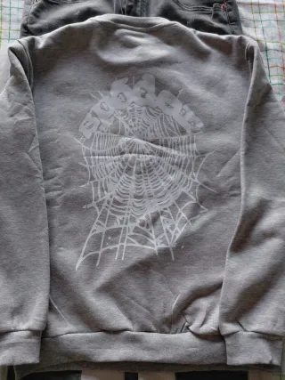 Sudadera y pantalón gris