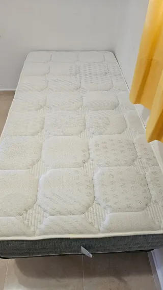 Somier  y Colchón  90 cm