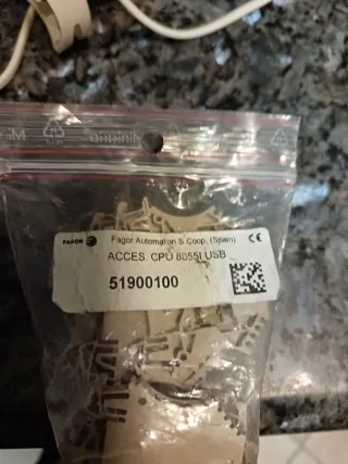 Pieza para armario eléctrico