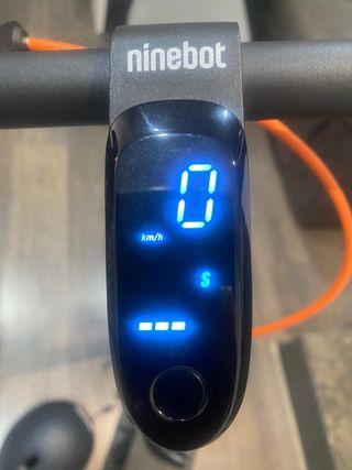 Patinete Eléctrico Ninebot Segway+ Casco y Candado