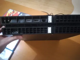 PS4 (PlayStation 4) con 8 giochi