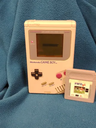 Nintendo Game Boy Beige con FIFA 96