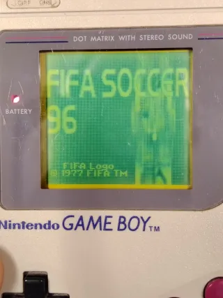 Nintendo Game Boy Beige con FIFA 96