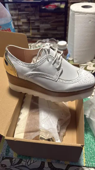 Scarpe bianche con piattaforma