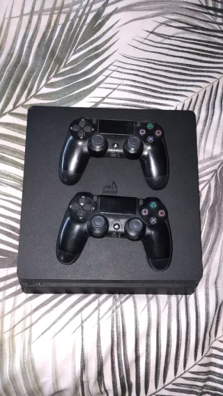 PS4 (PlayStation 4) con 2 mandos