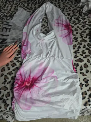 Vestido floral blanco y rosa