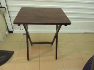 Mesita auxiliar plegable de madera