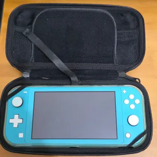 Nintendo Switch Lite Azul + accesorios